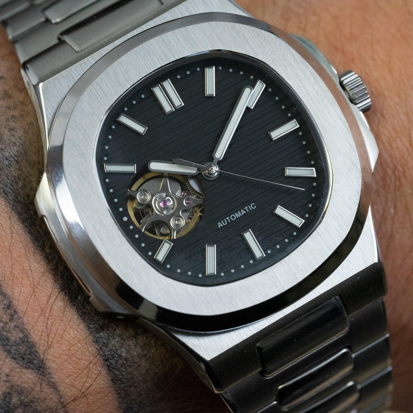 MOD NAUTILUS - BLACK OPEN HEART