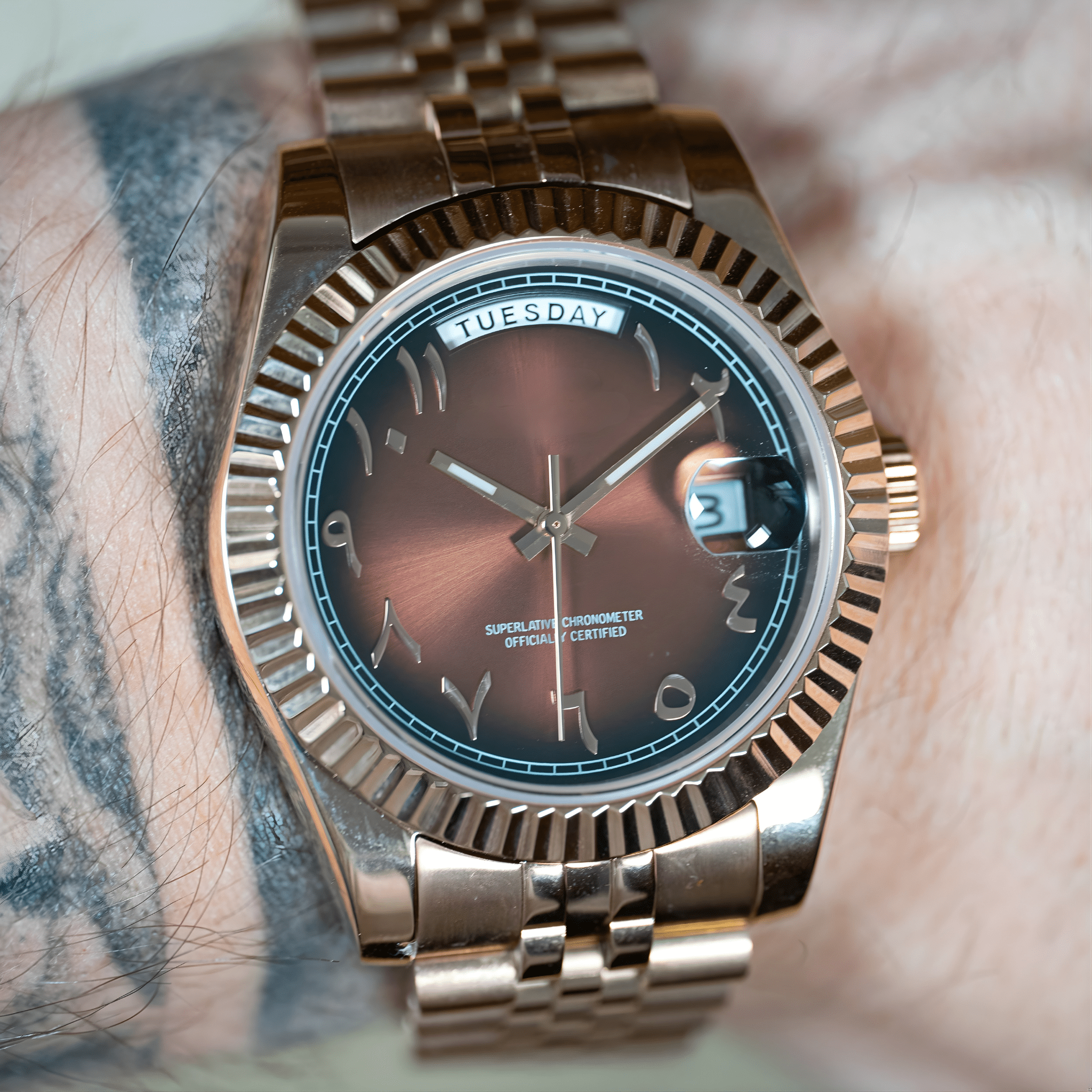 DAY DATE ARABIC CHOCOLAT OR ROSE - MONTRE A PAPY - Montre automatique seiko mod avec