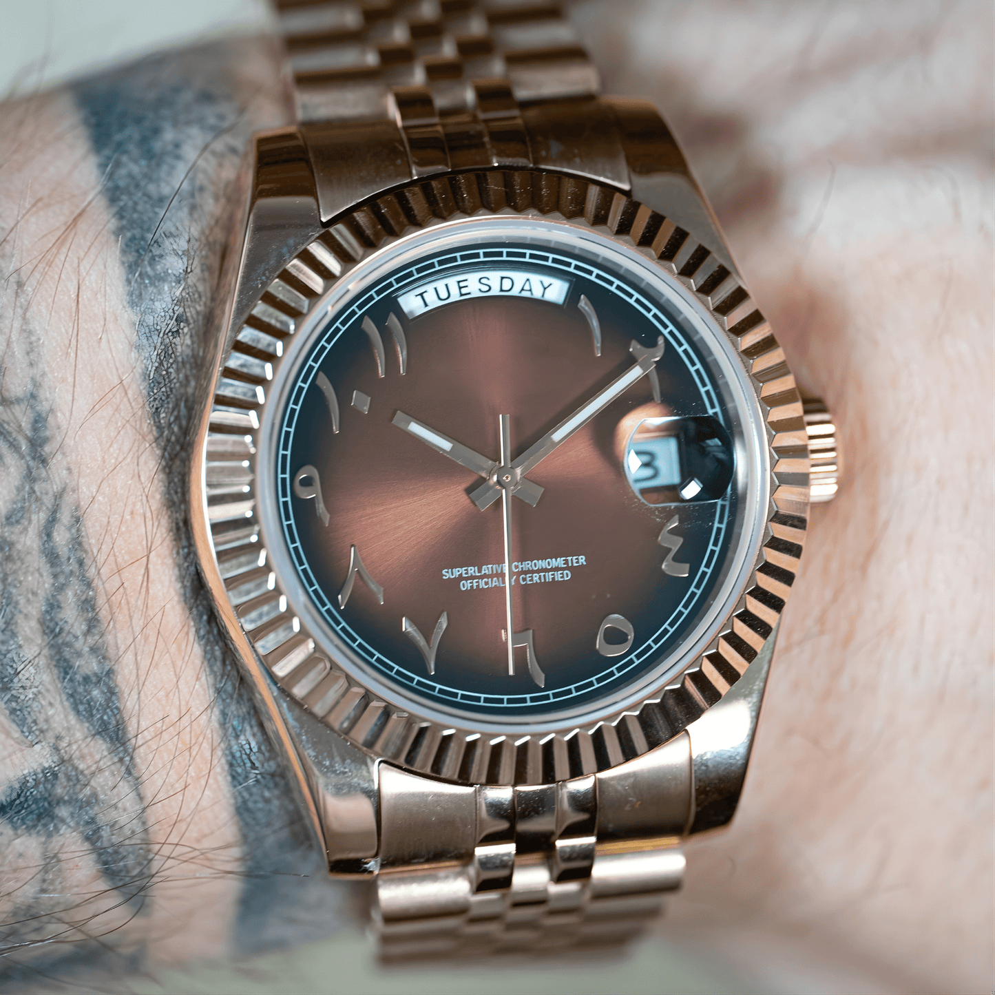 DAY DATE ARABIC CHOCOLAT OR ROSE - MONTRE A PAPY - Montre automatique seiko mod avec