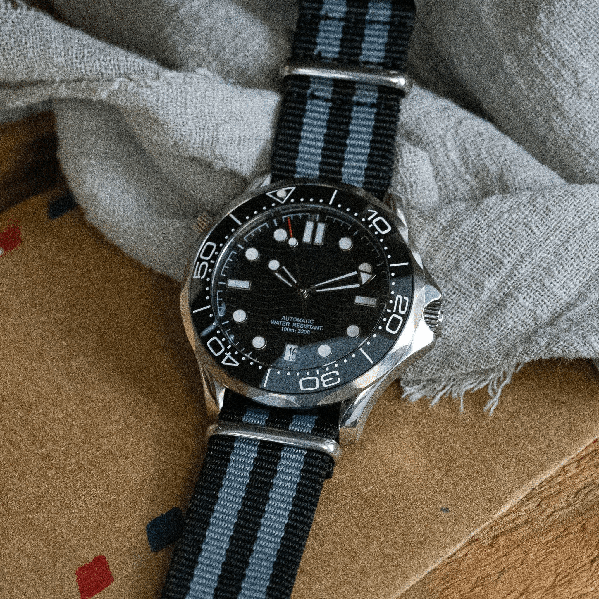 MOD SEAMASTER - 007 BLACK (NATO) - MONTRE A PAPY - Montre automatique seiko mod avec