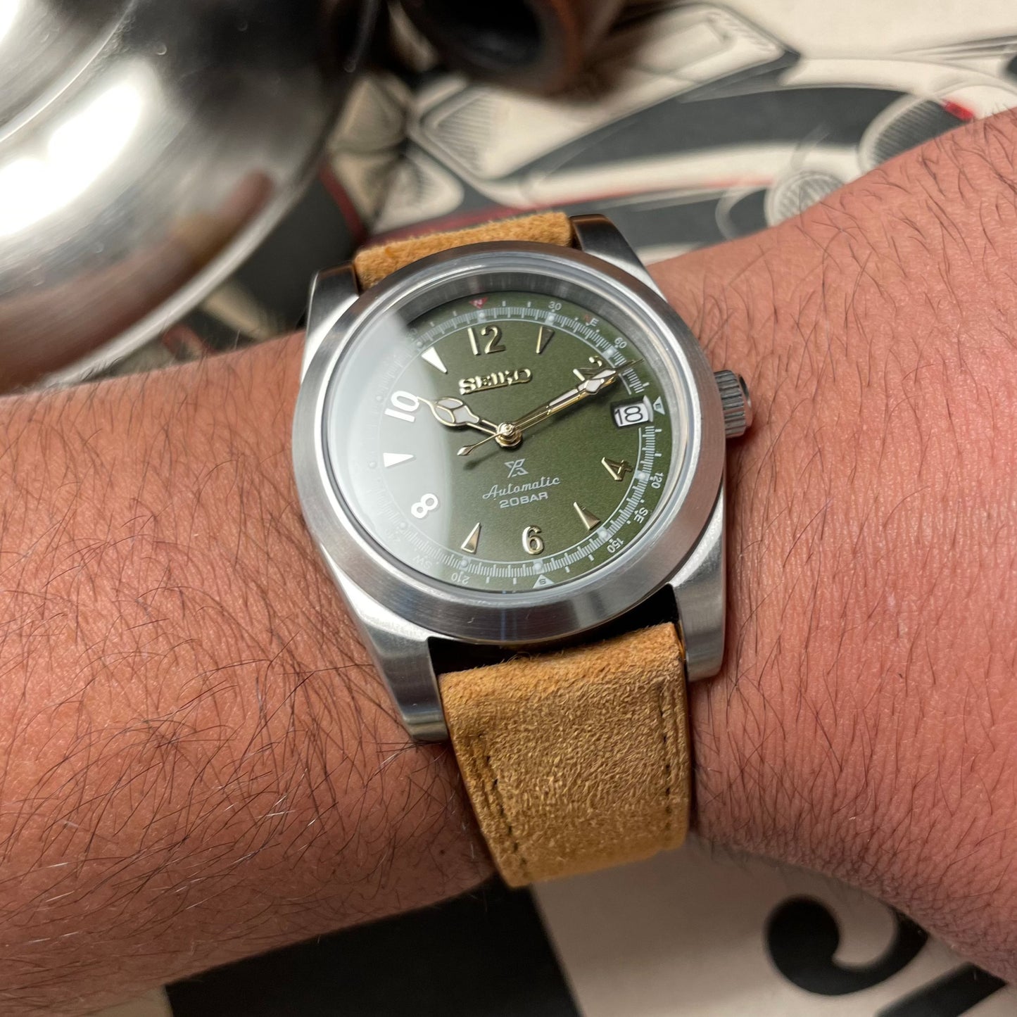 MOD ALPINIST-MONTRE A PAPY-Montre Automatique-DESCRIPTION
Cette Seiko Mod est assemblée sur la base d’un mouvement automatique NH35 avec des pièces de hautes qualités sélectionnées pour leurs caractéristique sup