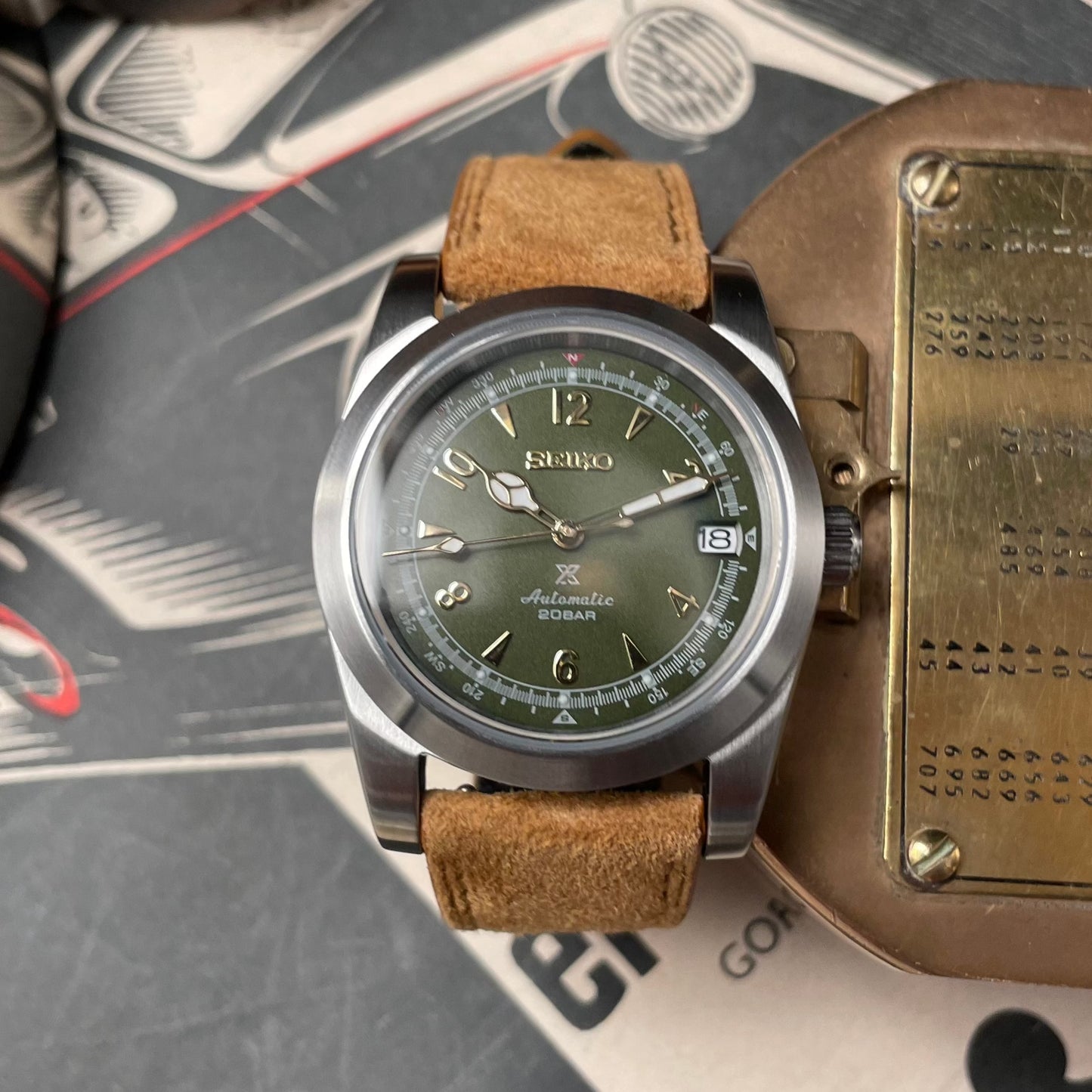 MOD ALPINIST-MONTRE A PAPY-Montre Automatique-DESCRIPTION
Cette Seiko Mod est assemblée sur la base d’un mouvement automatique NH35 avec des pièces de hautes qualités sélectionnées pour leurs caractéristique sup