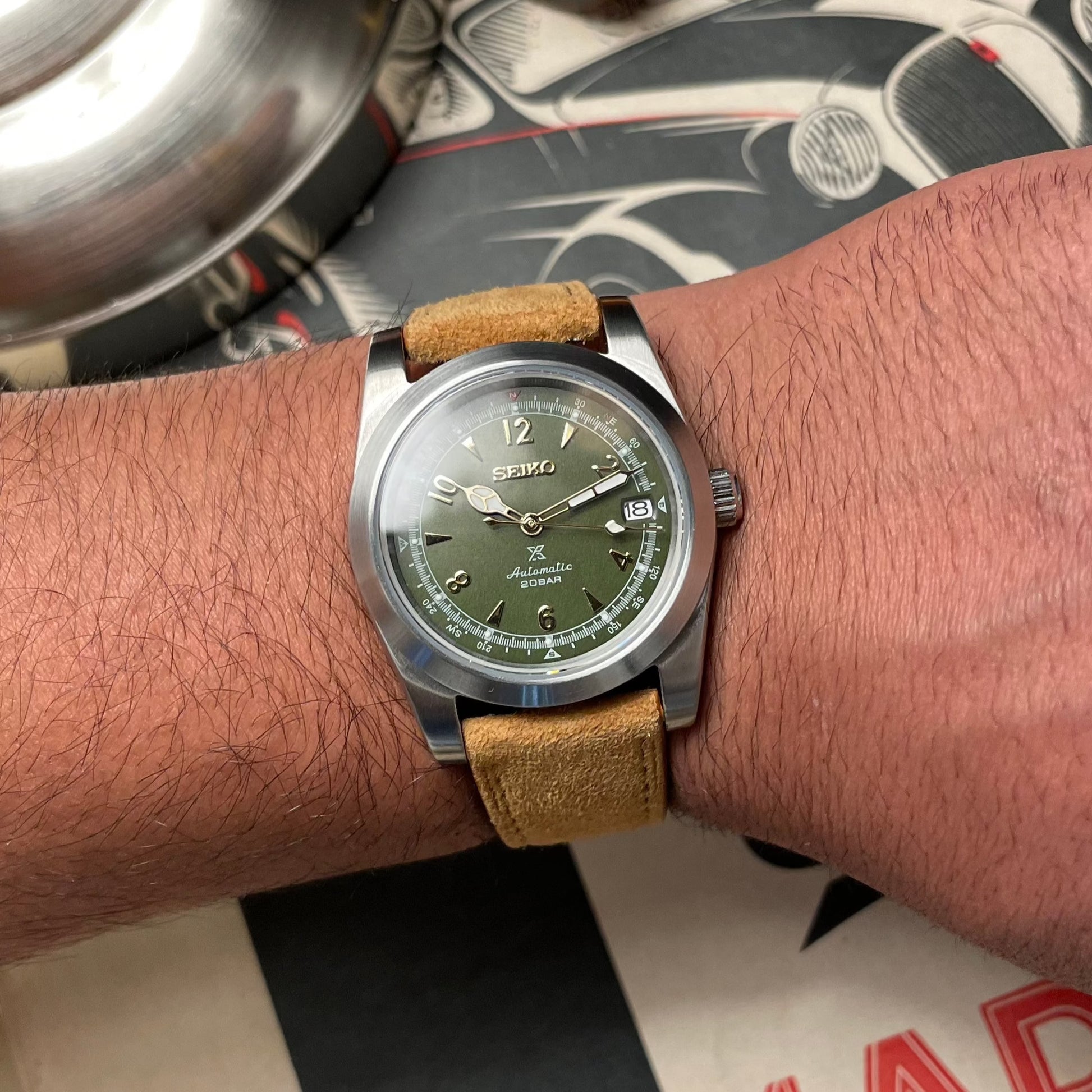 MOD ALPINIST-MONTRE A PAPY-Montre Automatique-DESCRIPTION
Cette Seiko Mod est assemblée sur la base d’un mouvement automatique NH35 avec des pièces de hautes qualités sélectionnées pour leurs caractéristique sup