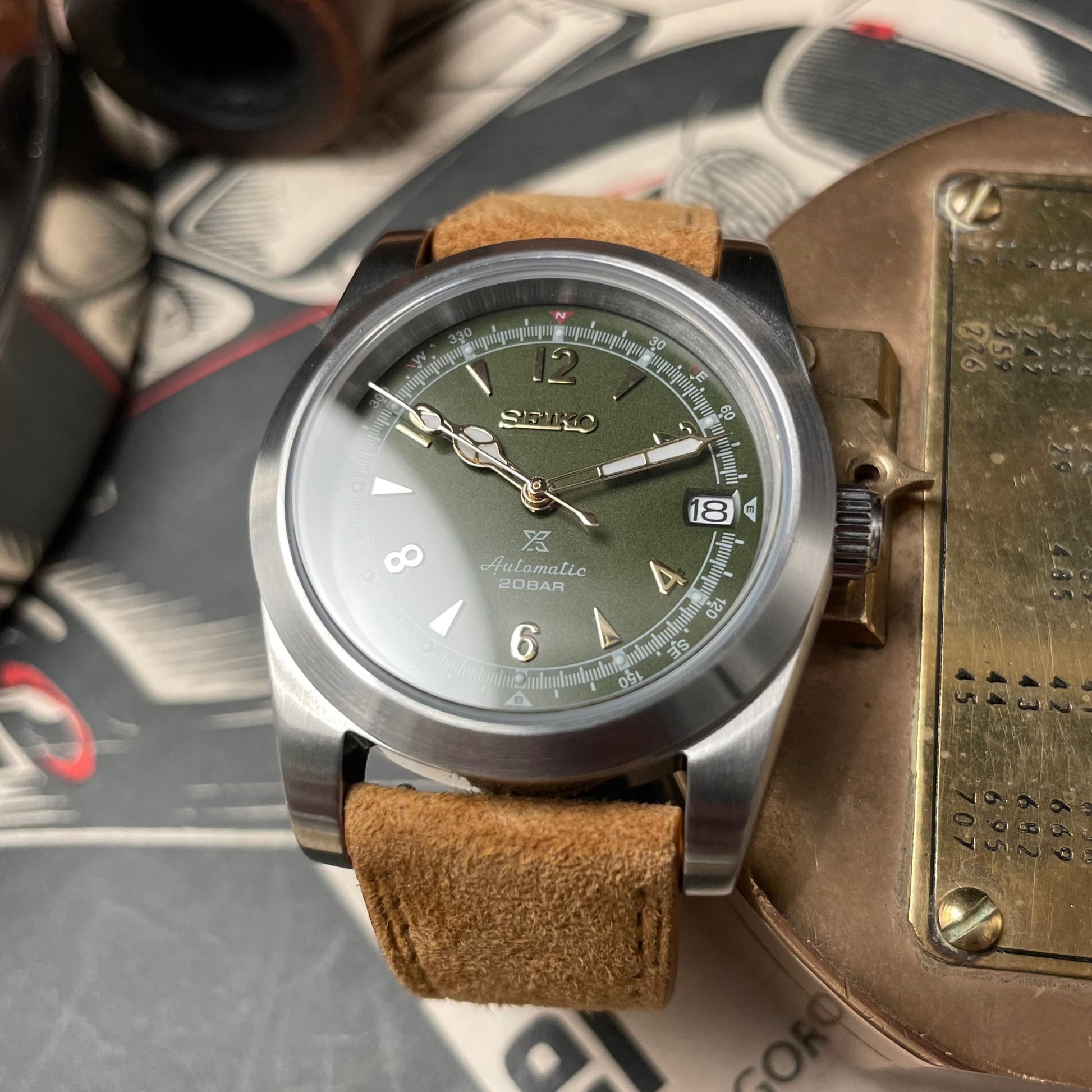 MOD ALPINIST-MONTRE A PAPY-Montre Automatique-DESCRIPTION
Cette Seiko Mod est assemblée sur la base d’un mouvement automatique NH35 avec des pièces de hautes qualités sélectionnées pour leurs caractéristique sup