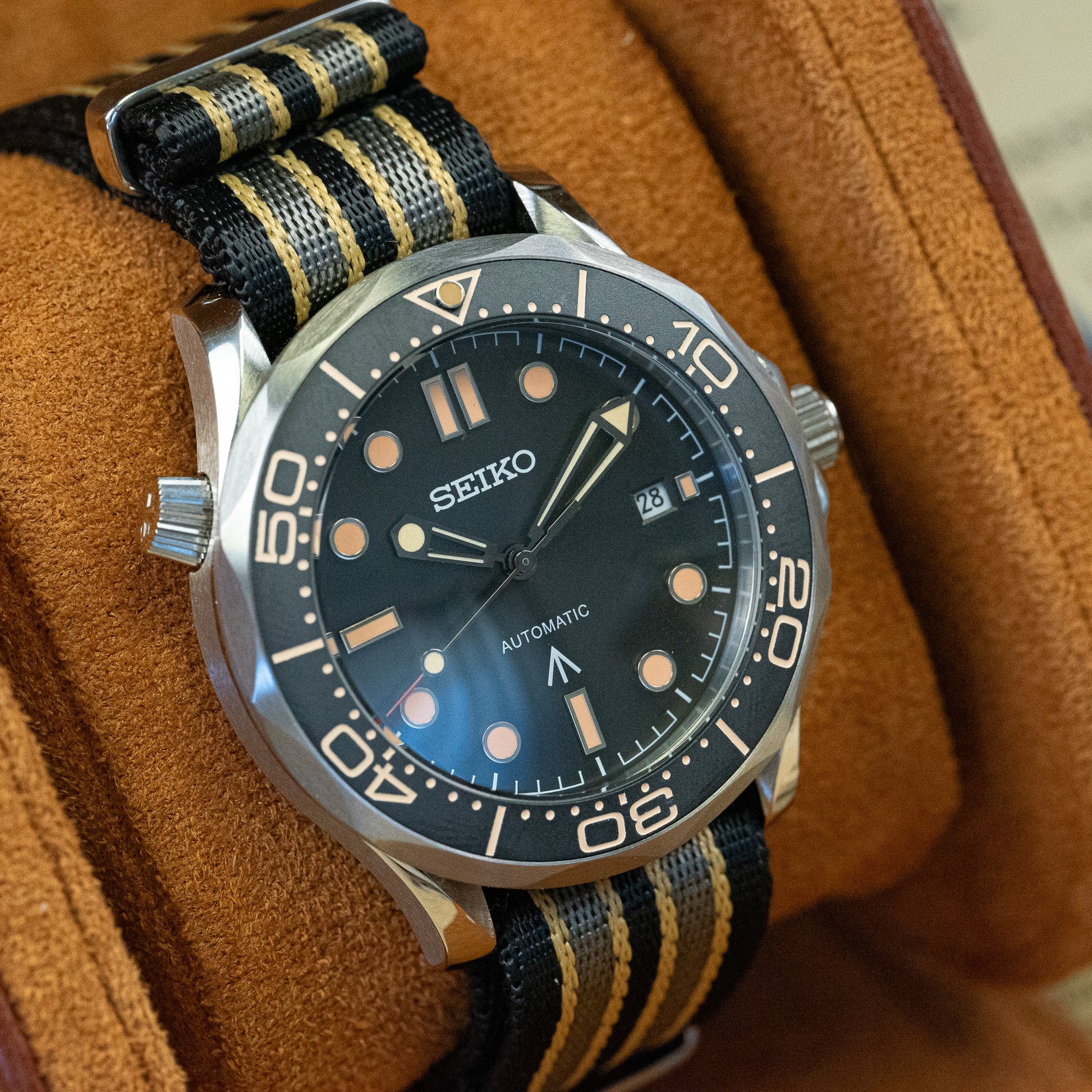 MOD SEAMASTER - 007 JAMES BOND - MONTRE A PAPY - Montre automatique seiko mod avecmilanais