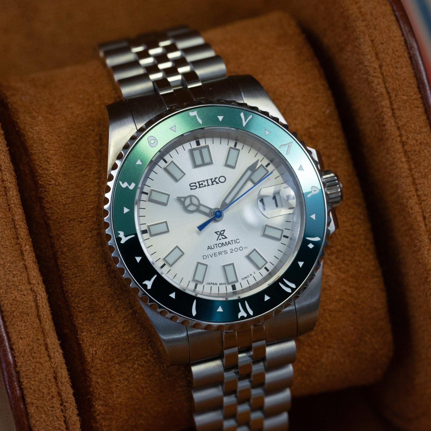 MOD GMT - WHITE ARABIC GREEN - MONTRE A PAPY - Montre automatique seiko mod Jubilee