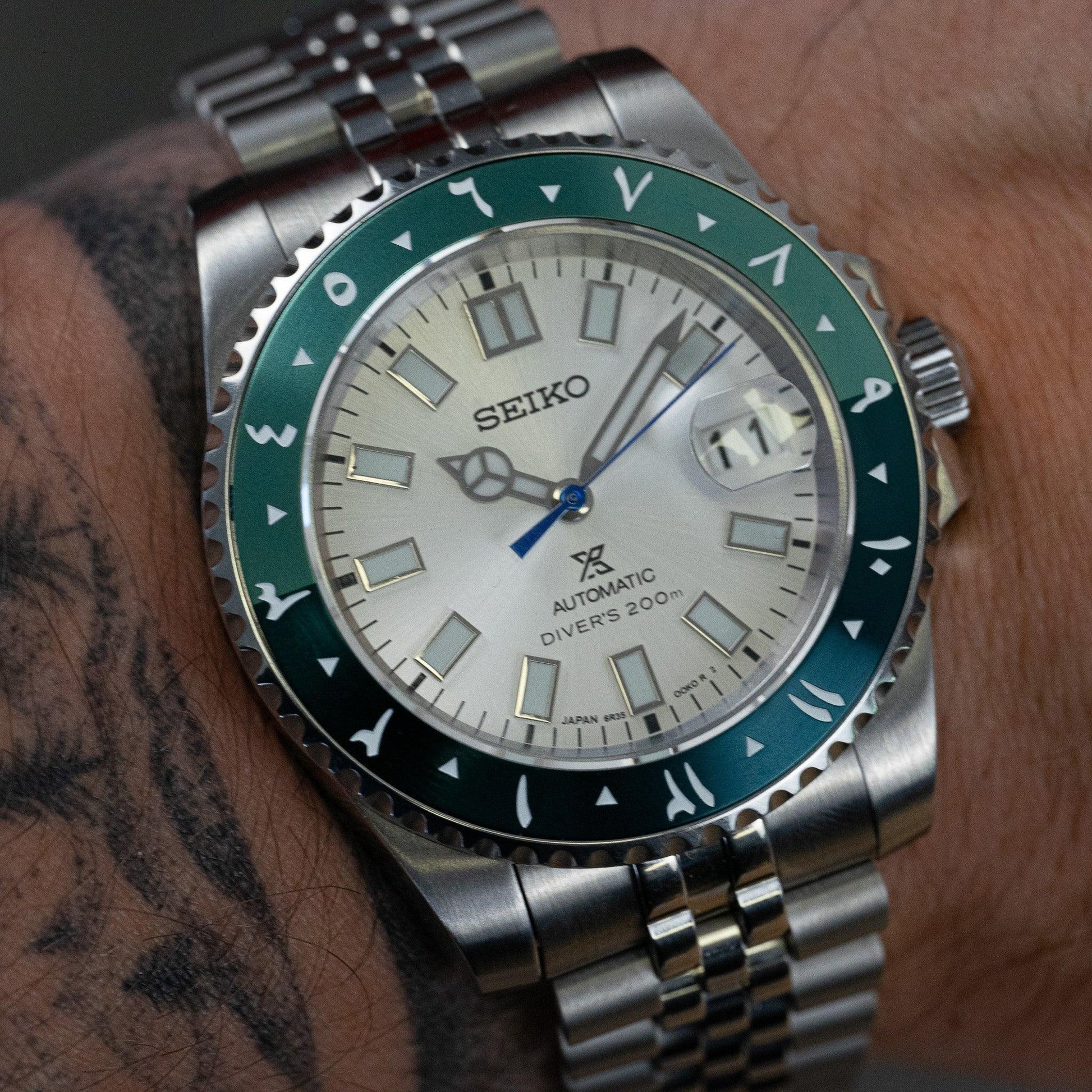 MOD GMT - WHITE ARABIC GREEN - MONTRE A PAPY - Montre automatique seiko mod Jubilee